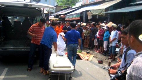 TP.HCM: Bị xe benz cán tử vong trên đường đi làm - ảnh 2