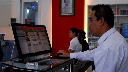 Nghỉ Tết dài, dân lo dịch vụ công bê trễ - ảnh 2