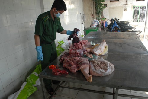 Phát hiện xe tải chở cả thùng trăn sống - ảnh 3