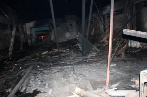 Xưởng hộp cơm cháy rụi - ảnh 3