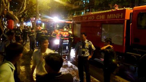TP.HCM: Hỏa hoạn trong khu dịch vụ sang trọng - ảnh 2