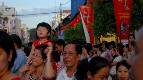 Phố người Hoa rực rỡ sắc màu Tết Nguyên tiêu - ảnh 21