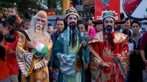 Phố người Hoa rực rỡ sắc màu Tết Nguyên tiêu - ảnh 6