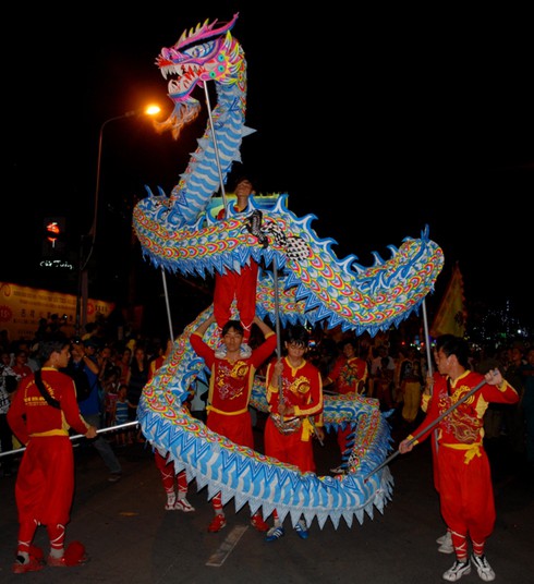 Phố người Hoa rực rỡ sắc màu Tết Nguyên tiêu - ảnh 11