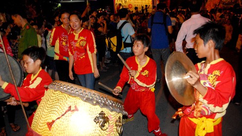 Phố người Hoa rực rỡ sắc màu Tết Nguyên tiêu - ảnh 18