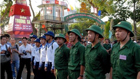 Hình ảnh rạng rỡ trai Sài Gòn lên đường nhập ngũ - ảnh 2