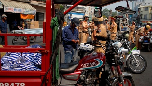 TP.HCM ra quân xử lý xe ba, bốn bánh tự chế - ảnh 7