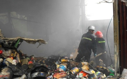 Nổ lớn, thiêu cháy hai căn nhà - ảnh 5