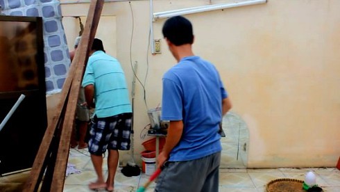 TP.HCM: Giông lớn làm tốc mái nhà, cây xanh đổ rạp - ảnh 6