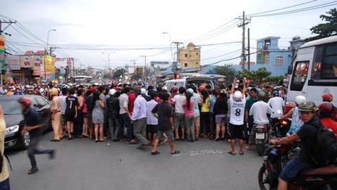 Giám đốc tử vong trong tai nạn, giao thông kẹt cứng - ảnh 2