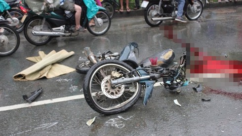 Chạy lấn làn, 2 người thương vong - ảnh 3