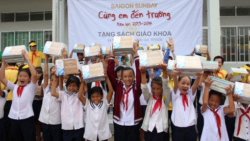 95 triệu đồng giúp học sinh nghèo xã đảo Cần Giờ đến trường - ảnh 1