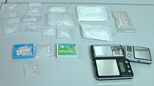 Bắt 4 đối tượng tàng trữ thuốc lắc trong khách sạn - ảnh 2