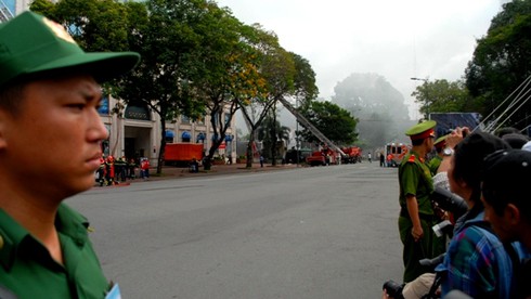 Diễn tập PCCC lớn nhất năm: Những hình ảnh ấn tượng - ảnh 11