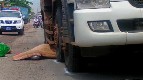 Nam thanh niên tử vong khi ngã vào bánh xe bồn - ảnh 1