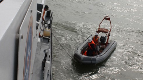 Bàn giao thuyền viên Thái Lan bị nạn - ảnh 1