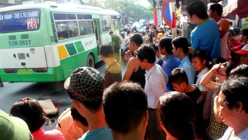 Xe buýt cán qua người, nữ sinh viên thiệt mạng - ảnh 2