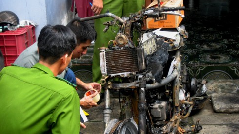 Cháy căn nhà khóa trái, hai cháu nhỏ tử vong - ảnh 4