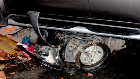 Ngồi hóng mát trước nhà, bị ô tô tông tử vong - ảnh 2