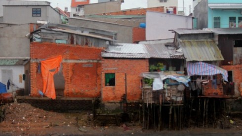 TP.HCM: 7 căn nhà sụt lún có nguy cơ đổ sập - ảnh 4