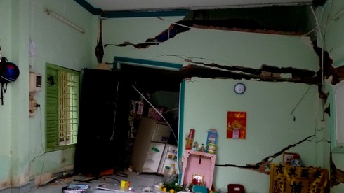 TP.HCM: 7 căn nhà sụt lún có nguy cơ đổ sập - ảnh 1