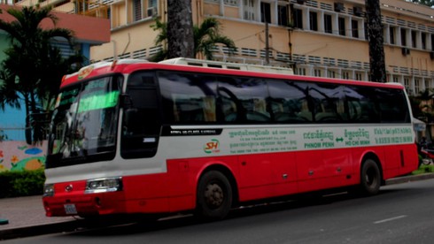 Dân đuổi bắt tài xế xe biển nước ngoài sau tai nạn chết người - ảnh 2