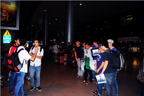 Fan Việt cuồng nhiệt đón siêu sao Cannavaro - ảnh 1