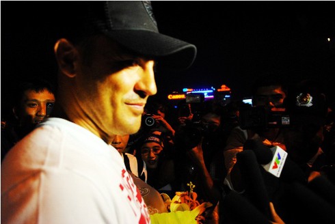 Fan Việt cuồng nhiệt đón siêu sao Cannavaro - ảnh 6