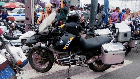 Giữ dàn mô tô “khủng” do người nước ngoài điều khiển - ảnh 6