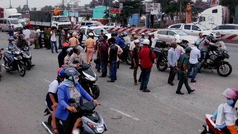 Giữ dàn mô tô “khủng” do người nước ngoài điều khiển - ảnh 2