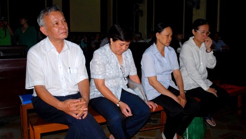 Đại án tham nhũng tại Vifon: Bị cáo ngã quỵ phút tuyên án - ảnh 2