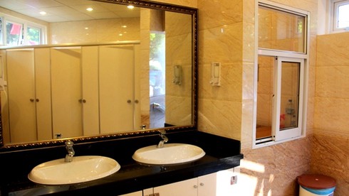 Nhà vệ sinh công cộng 5 sao ở TP.HCM - ảnh 7