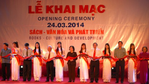 Khai mạc Hội sách lớn nhất nước, độc giả dùng wifi miễn phí - ảnh 1