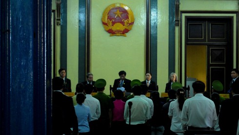 “Áp lực” tại phiên xử 5 công an đánh chết người đến từ đâu? - ảnh 1