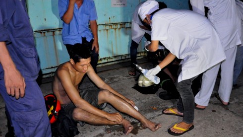 TP.HCM: Hỏa hoạn cực lớn, 15 chiến sĩ cứu hỏa nhập viện - ảnh 5