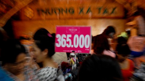 Thương xá Tax đông nghẹt khách trước ngày bị san phẳng - ảnh 18