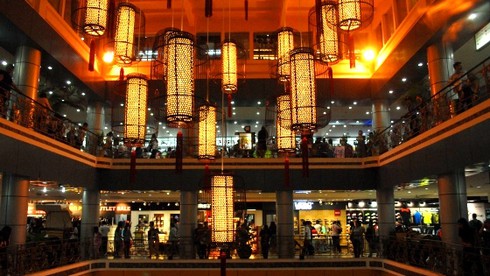 Thương xá Tax đông nghẹt khách trước ngày bị san phẳng - ảnh 3