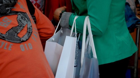 Thương xá Tax đông nghẹt khách trước ngày bị san phẳng - ảnh 13