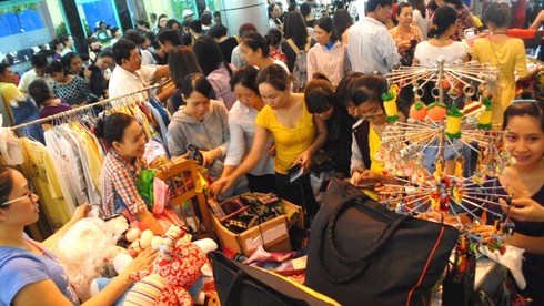 Thương xá Tax đông nghẹt khách trước ngày bị san phẳng - ảnh 4