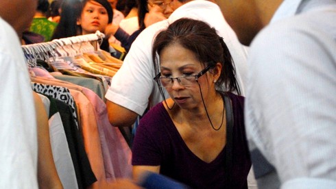 Thương xá Tax đông nghẹt khách trước ngày bị san phẳng - ảnh 15