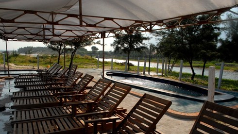 Bình Thuận: Lấn chiếm đất công, lập bãi tắm ở vùng nước xoáy - ảnh 6