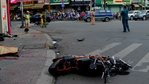 Chạy xe phân khối lớn tốc độ cao, một người nước ngoài tử nạn - ảnh 1