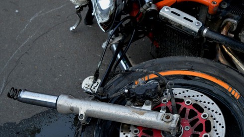 Chạy xe phân khối lớn tốc độ cao, một người nước ngoài tử nạn - ảnh 2