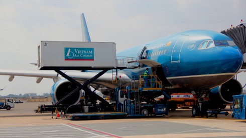 Vietnam Airlines bỏ hành lý của khách tại Pháp do máy bay...quá tải - ảnh 1