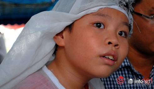 Chiếc bàn thờ lập vội trên nhà giàn DK1 - ảnh 2