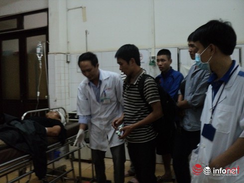 Nam thanh niên bị đâm chém đứt lìa bàn tay giữa đường - ảnh 2