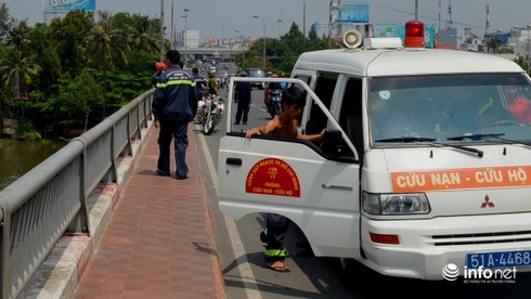 TP.HCM: Hai người đàn ông liên tiếp tự tử tại cầu Bình Triệu - ảnh 2