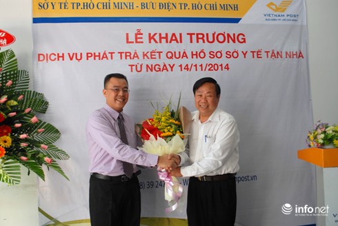 Bưu điện TP.HCM trả hồ sơ từ Sở Y tế đến tận nhà dân - ảnh 1
