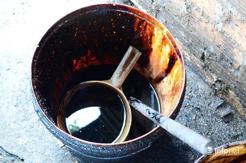 Phẫn nộ với công thức pha chế cà phê toàn ngô, đậu và hóa chất - ảnh 1