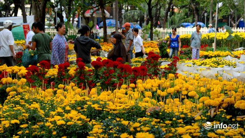 TP.HCM: Hàng ngàn hiện vật quý được trưng bày tại Hội hoa xuân Tết Ất Mùi - ảnh 1